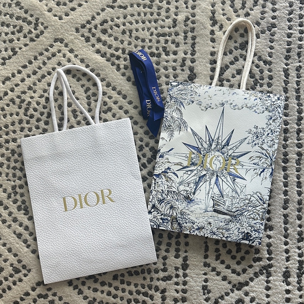 Set of 2 Dior Shopping Bags w/ribbon!